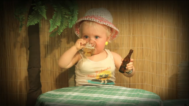 Baby trashes bar in Las Palmas